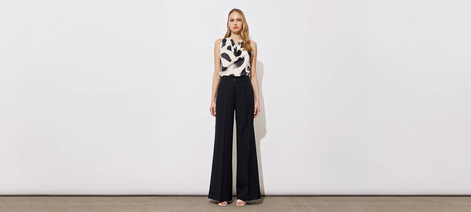 Discover online your capsule wardrobe essential for 2024 in Copenhagen, Denmark