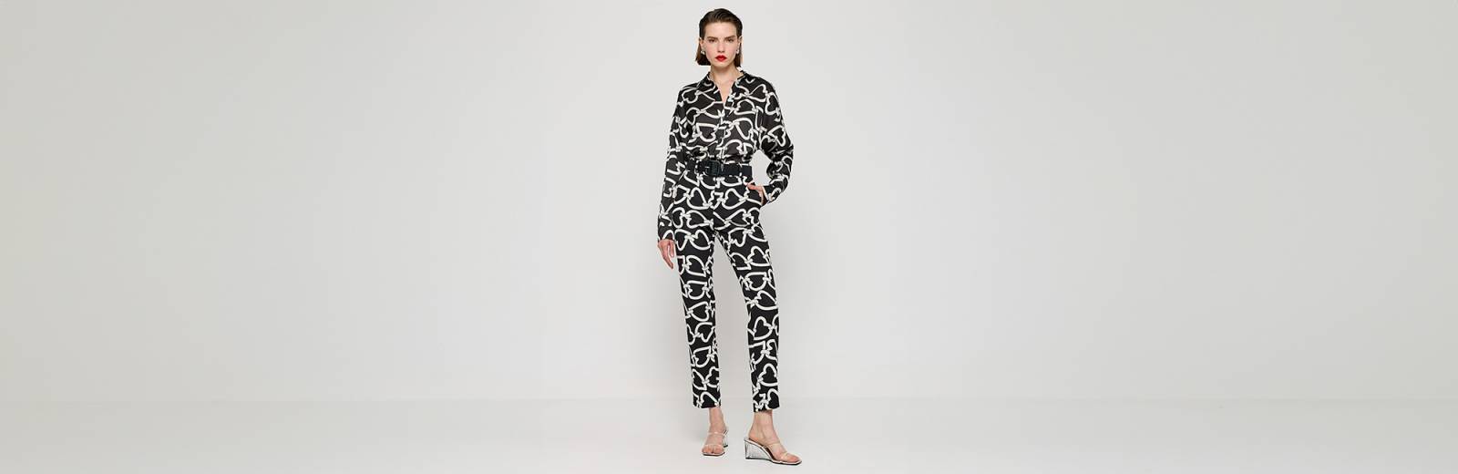 Explore online high quality Valentine's Day outfits with fast delivery in London, UK.