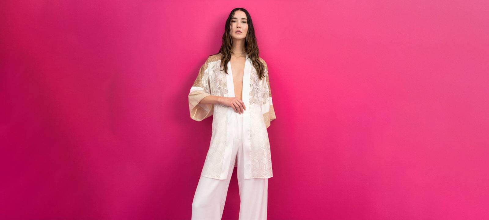 Adopt the eternal kimono fashion style for your outings in Birmingham