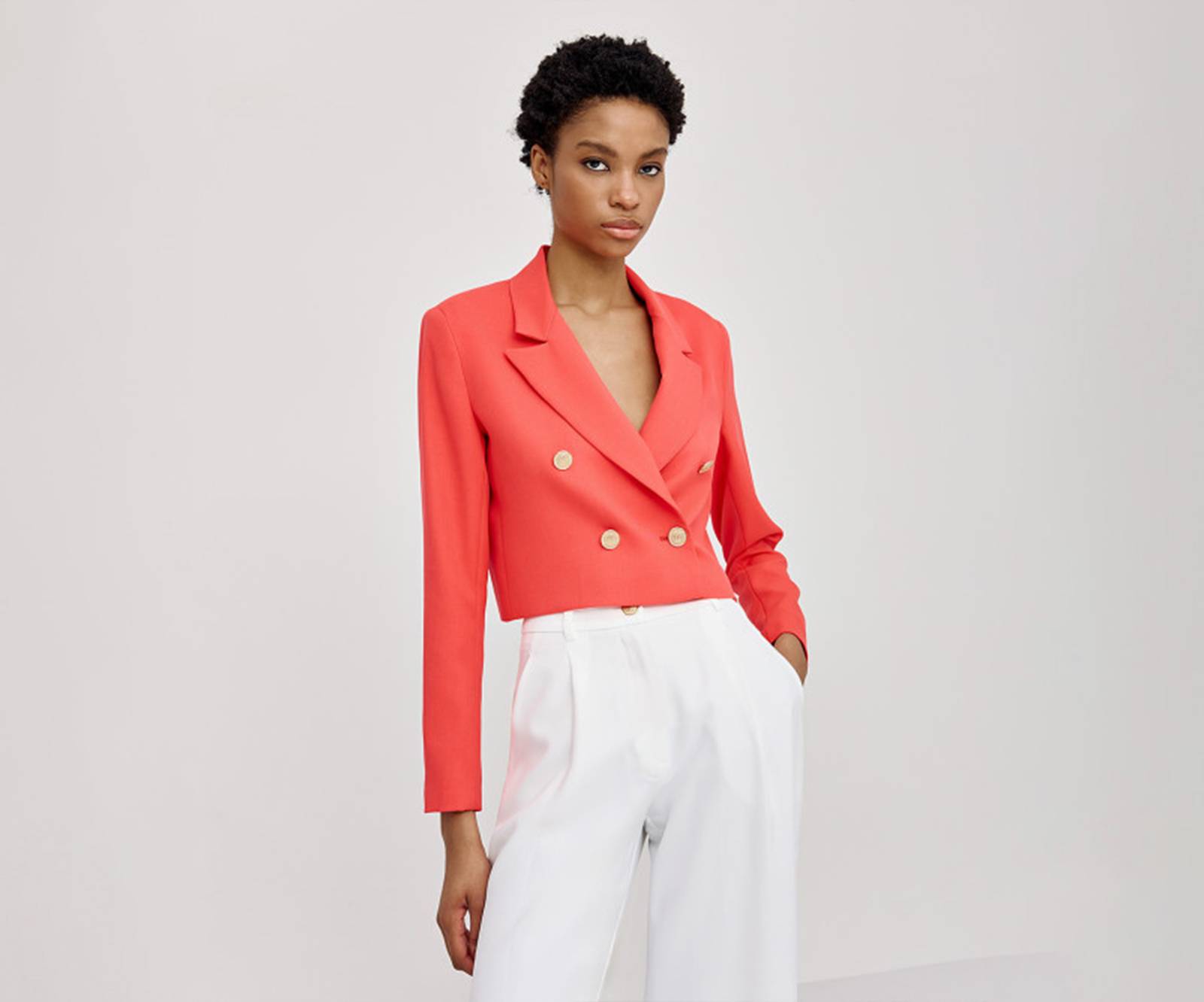 Cropped, double-breasted blazer in red in Dublin, Ireland