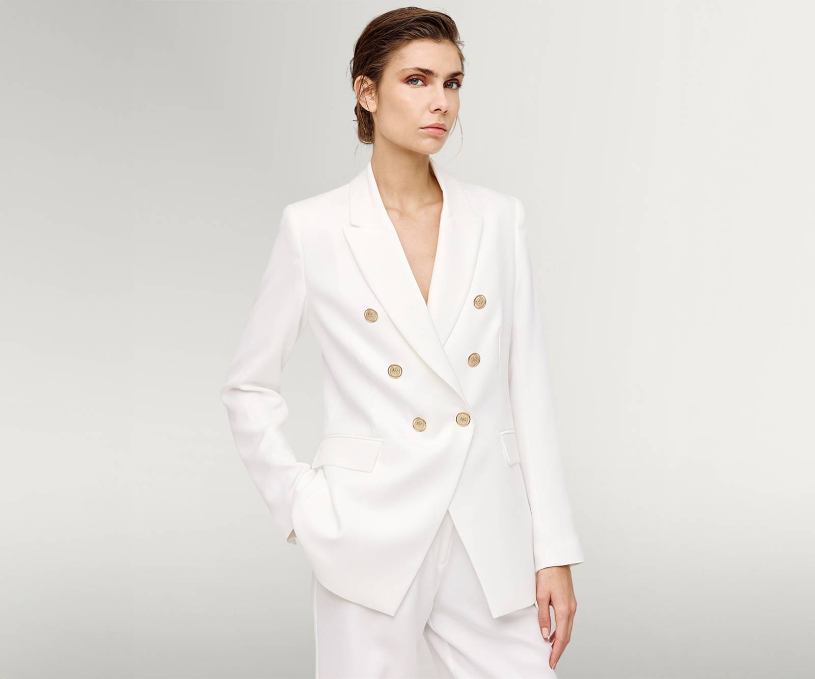 Double-breasted blazer with metallic buttons in off-white in Luxembourg