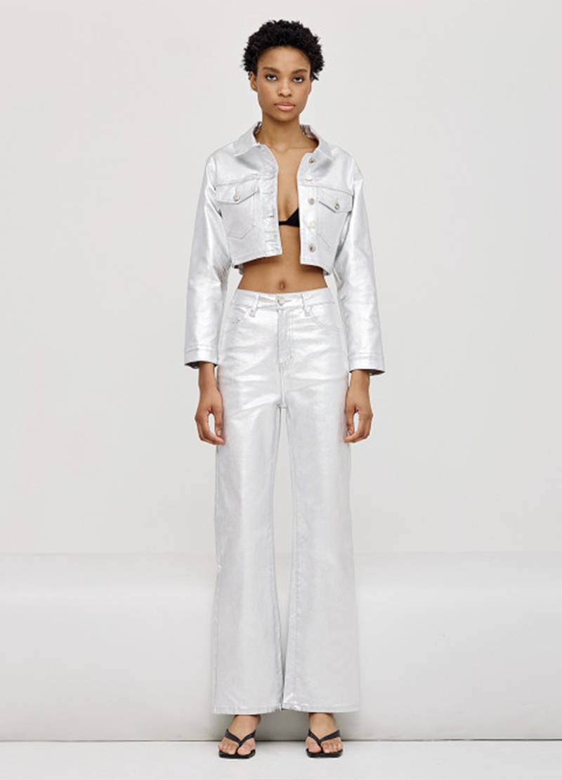 Printed, sleeveless jacket with pockets in silver in Glasgow near Edinburgh