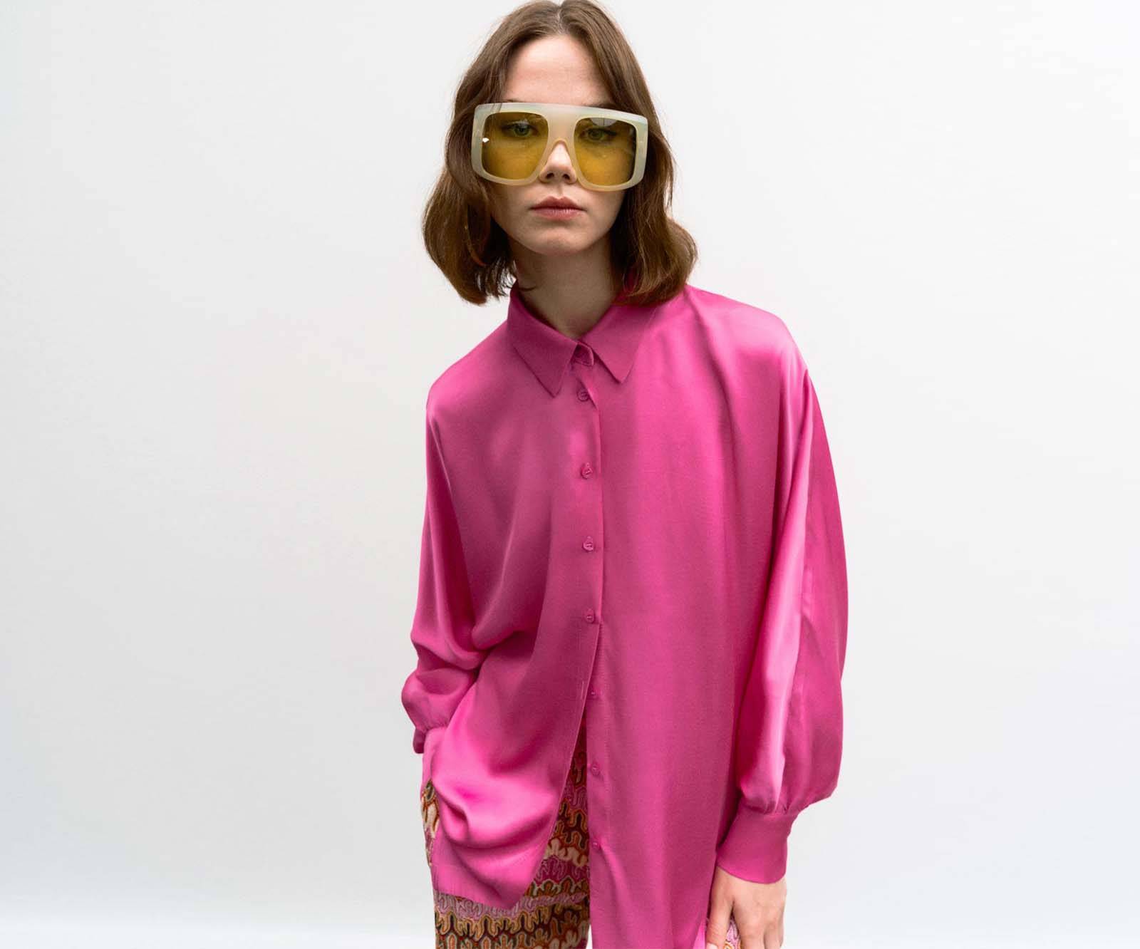 Oversized satin shirt with batwing sleeves in pink