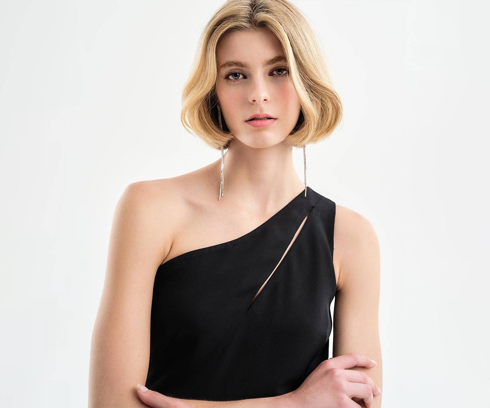 Explore stunning black tie dresses for the festive season and enjoy exquisite customer service and fast delivery in Cardiff, Wales.