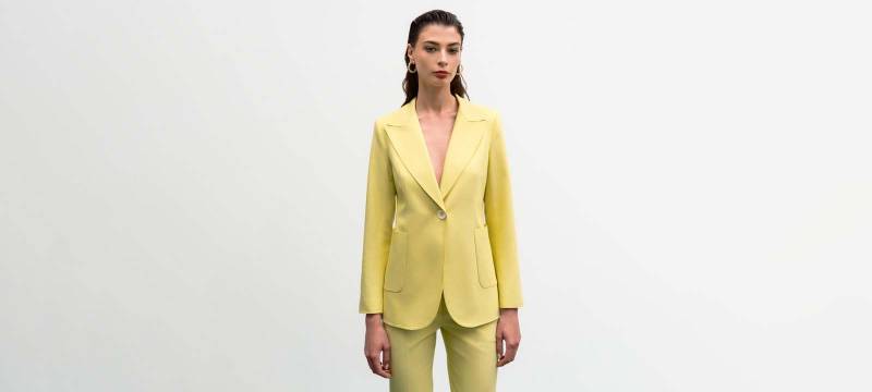 Shop online high-quality suits in many colors with great fitting in Amsterdam, Netherlands