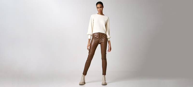 Shop online staple brown-hued pants in flattering silhouettes with fast delivery in Copenhagen, Denmark