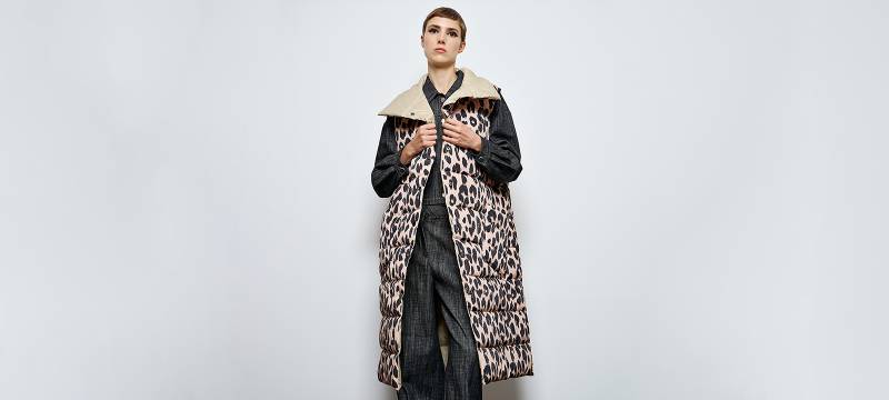 Shop online high-quality sleeveless jackets for jaw-dropping winter looks and enjoy free standard delivery of over 300 euros in Cork near Limerick