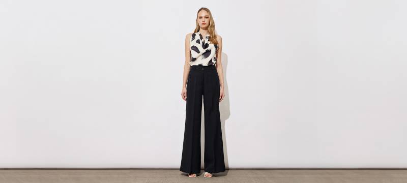 Discover online your capsule wardrobe essential for 2024 in Copenhagen, Denmark