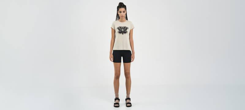 Shop online for the T-shirt with a print in the beige in Copenhagen, Denmark