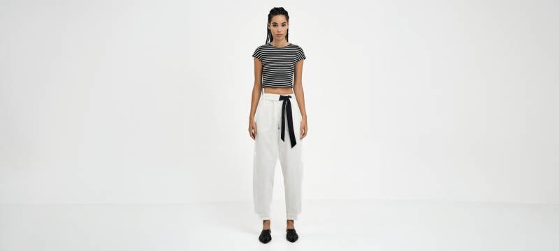 Shop online slouchy pants with a belt in white in Copenhagen, Denmark