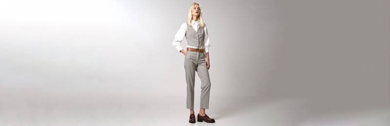 Explore online high-quality pants for your office days with -10% off on your first order in Copenhagen, Denmark
